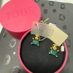TOUS- 18 KT GOLD PLATING OVER BEAR MOTIF EARRINGS WITH LABORATORY-GROWN EMERALD